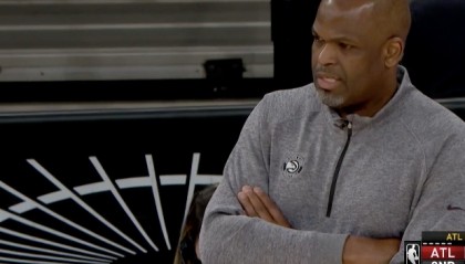  尼克斯时隔十年重返季后赛次轮  