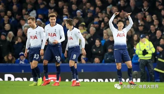  孙兴慜世界波破门，热刺绝平曼城保留争冠希望  