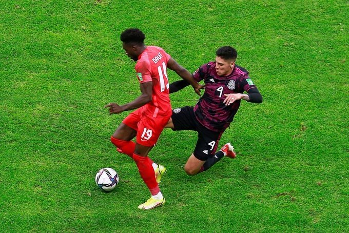  科隆主场逼平拜仁终结卫冕冠军不败金身  